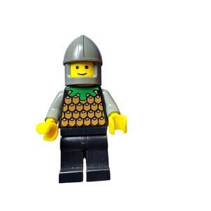 LEGO Castle Dragon Knights Minifigure Gray Kettle Helmet Classic Smiley